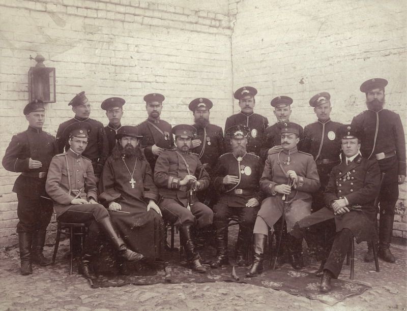 Служащие тюрьмы, 1900-е, Владимирская губ., г. Муром. Выставка «Тюрьмы и заключенные» с этой фотографией.