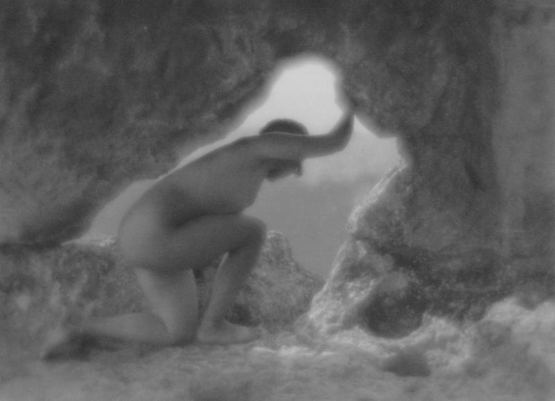 В пещере, 1926 год