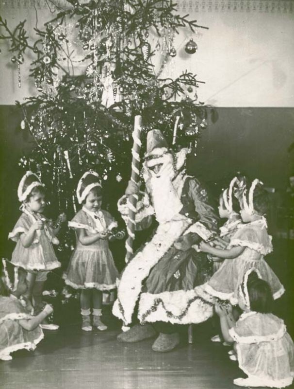 «Свободная пляска детей». Правила проведения новогодних ёлок из 1937 года