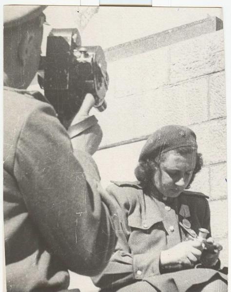 Военный корреспондент Елизавета Микулина, 1944 год, Венгрия. Выставка «За кадром» с этой фотографией.