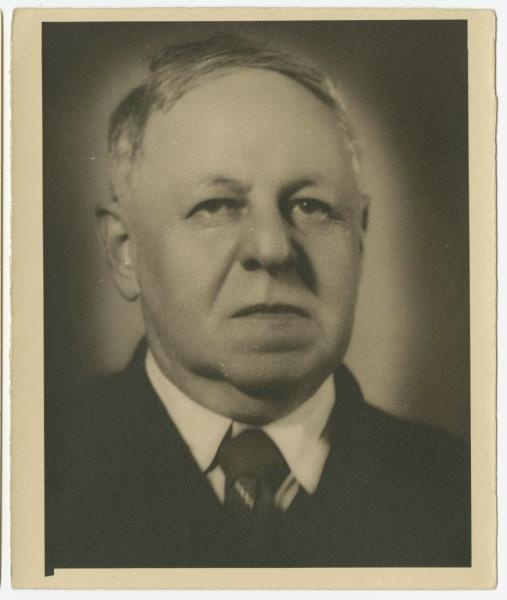 Мужской портрет, 1 января 1940 - 1 января 1949