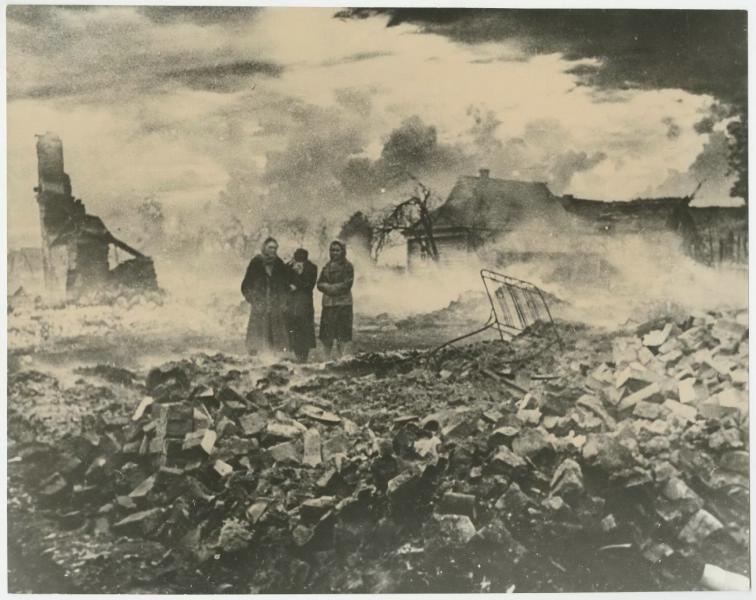 На пепелище, 1941 - 1944