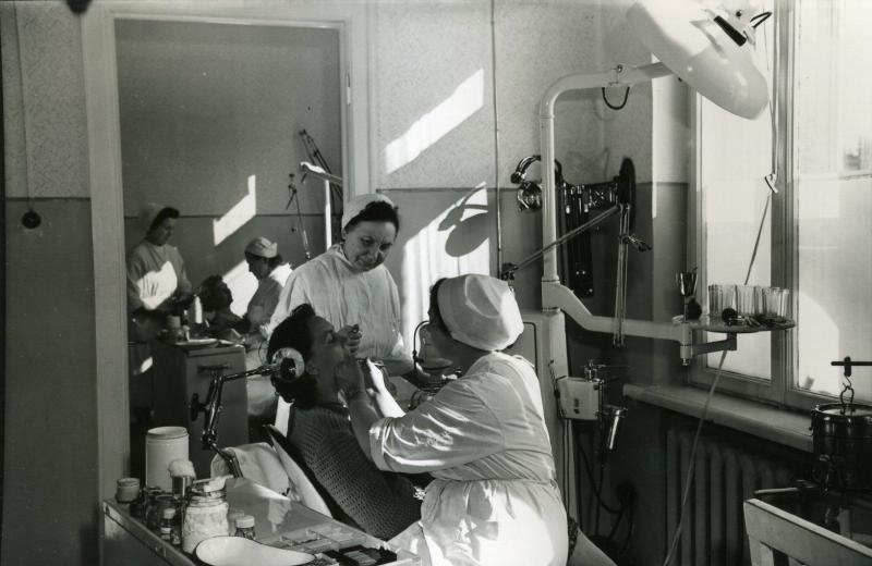 В стоматологическом кабинете, 1960 - 1965, Украинская ССР, Донецкая обл.