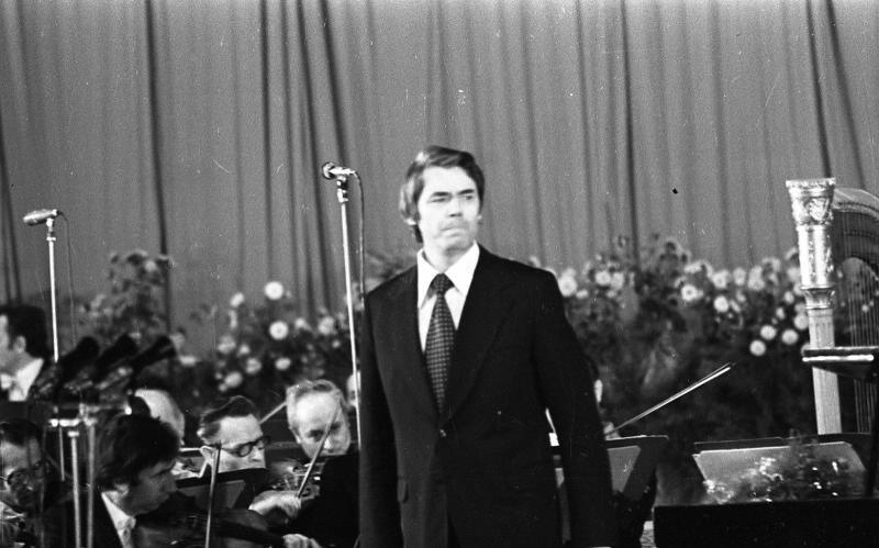 Юрий Гуляев на концерте