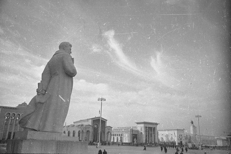 ВСХВ. Памятник Иосифу Сталину, 1939 год, г. Москва
