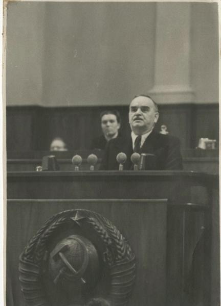 Николай Михайлович Шверник на трибуне президиума, 1930-е
