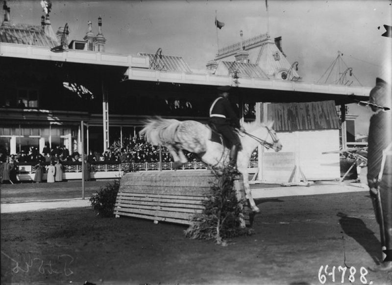 Скачки с препятствиями на Семеновском плацу (Офицерские скачки), 25 июля 1912, г. Санкт-Петербург