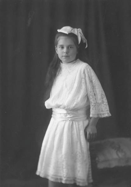 Портрет девочки, 1917 - 1918, г. Петроград