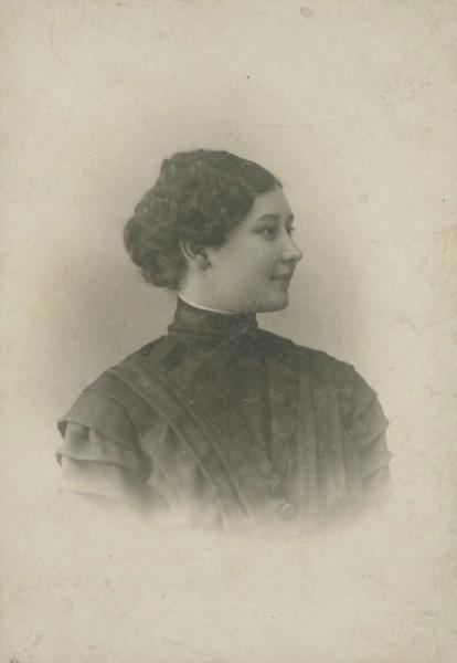 Портрет молодой женщины, 1908 год, г. Москва