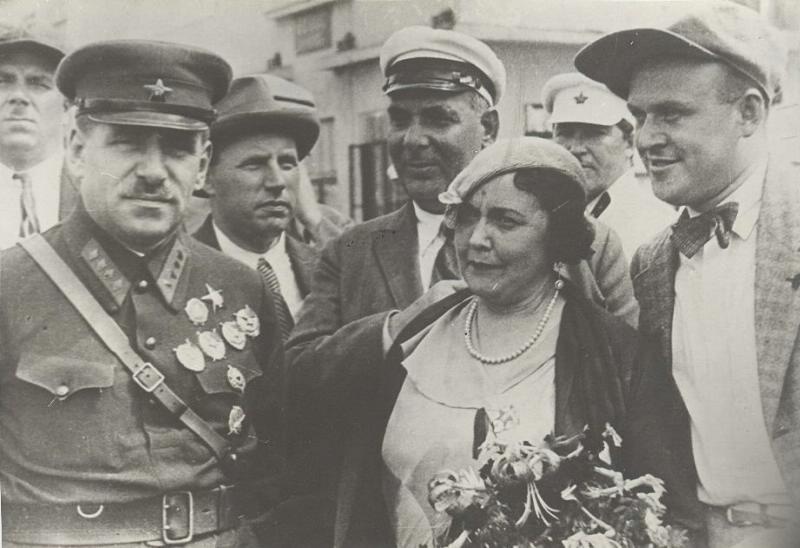 Красный командарм Василий Блюхер (второй слева), 1931 год. Авторство снимка приписывается А.&nbsp;Кушешвилли.
