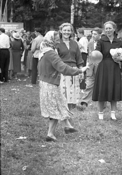 Праздник на озере Круглое. Народные гуляния, 1958 год, Московская обл., Краснополянский р-н