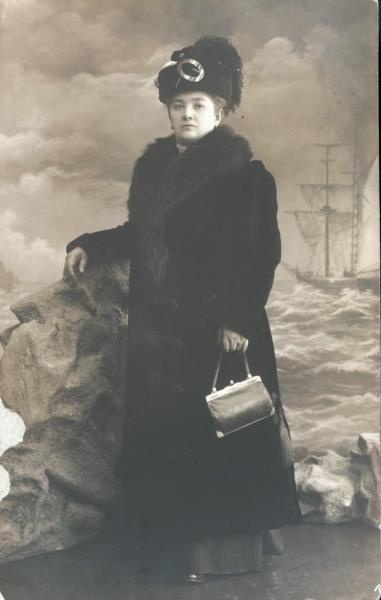 Женский портрет, 1910-е, Херсонская губ., г. Одесса