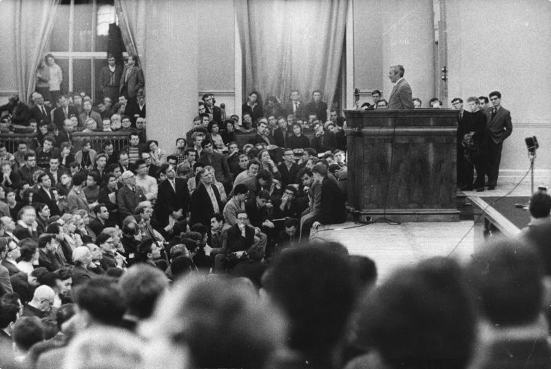 На лекции академика Андрея Николаевича Колмогорова, 1963 год, г. Москва