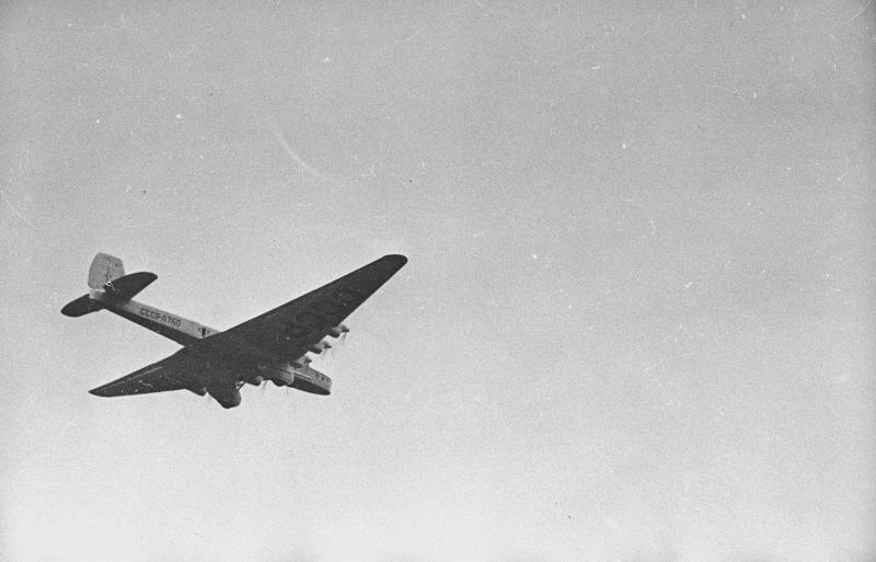 Полет самолета АНТ-20, 1934 - 1939, г. Москва. 