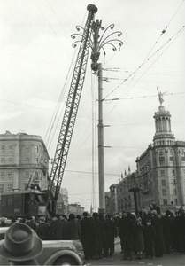 Установка фонарей на Пушкинской площади, 3 января 1956 - 31 марта 1956