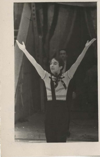 Клоун Леонид Енгибаров, 1960-е, г. Москва. Выставка «"Философ на манеже". Грустный клоун Леонид Енгибаров» с этой фотографией.