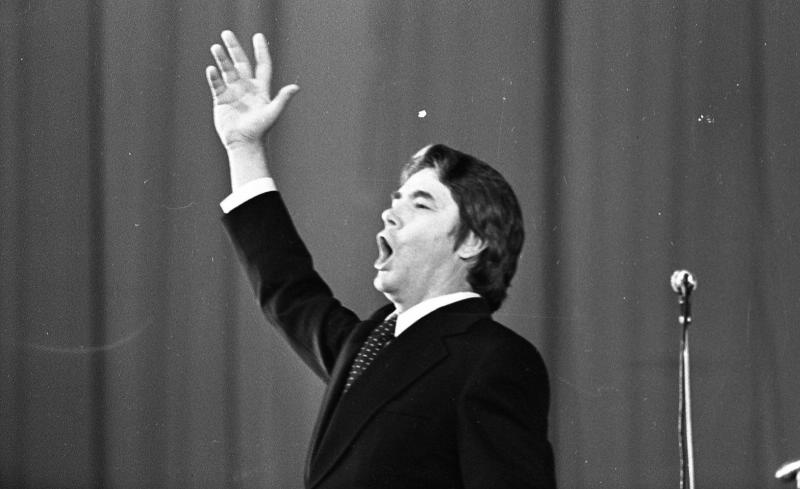 Выступление певца Юрия Гуляева, 1970-е, г. Москва