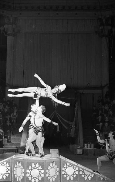 Художественно-акробатическая группа под руководством Фуада Назирова, 1967 - 1970, г. Москва