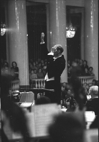 Фото "Евгений Мравинский за дирижерским пультом", 1966 год, г ...