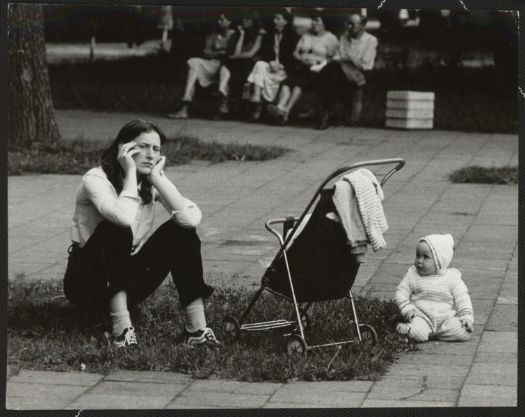 Лето, 1970-е, г. Москва. Выставка «Лето – это маленькая жизнь» и видео «Пора гулять» с этой фотографией.