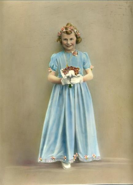 Портрет девочки с букетом, 1910-е
