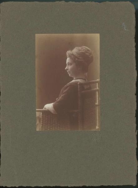 Портрет молодой дамы, 1911 год