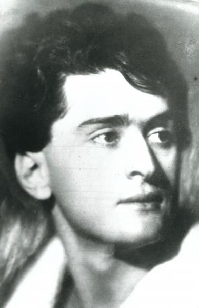 Поэт Иосиф Уткин, 1925 - 1927. Выставка «"Сто строк…"» с этой фотографией.