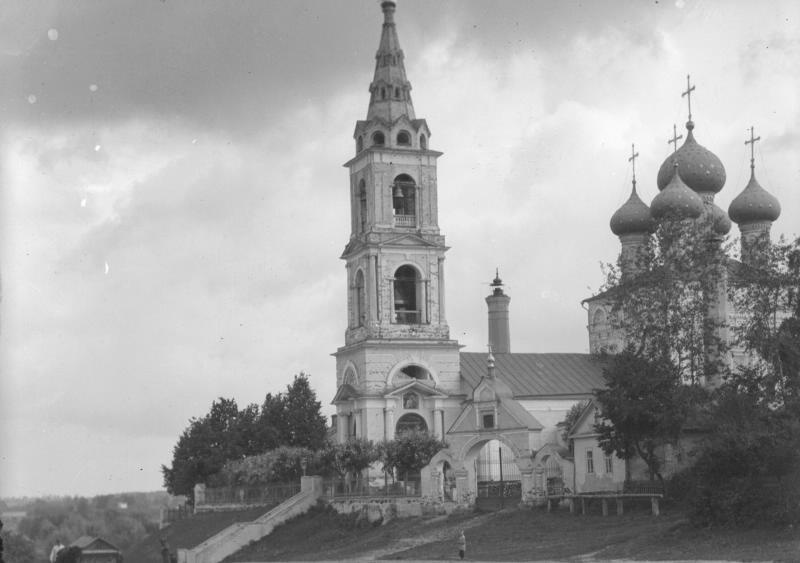 Вид на Никольскую церковь в селе Пушкино, 1910-е
