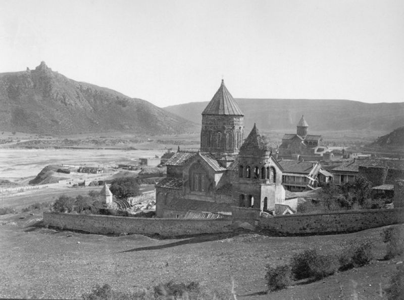 Самтавская церковь, где спасалась Святая Нина, 1900-е, Грузия, г. Мцхета. Вид с Северо-Запада. Военно-грузинская дорога.