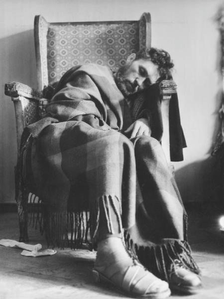 Портрет Геннадия Айги, 1969 год. Выставки «Спать хочется...»,&nbsp;«"Сто строк…"», «Подобрать слова» с этой фотографией.