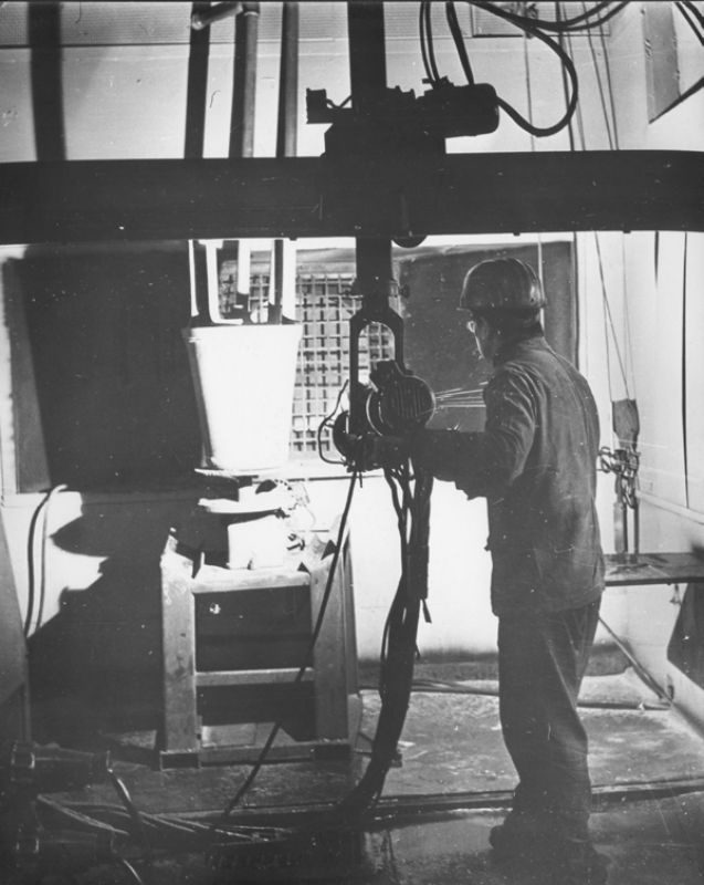 Цех ремонта прокатного оборудования: идет закалка оборудования, 1981 год, г. Череповец и Череповецкий район