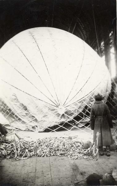 Дирижабль в ангаре, 1910-е