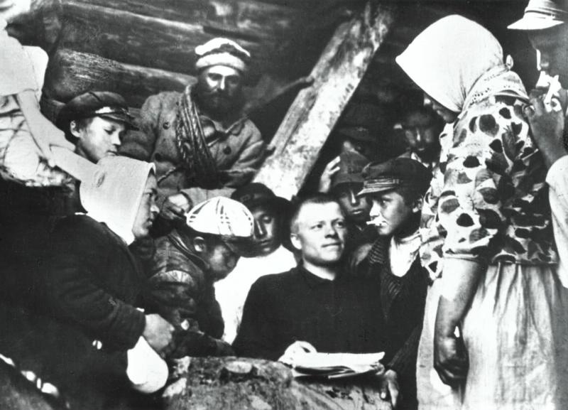 «Коллективизация началась», 1929 год. Выставка «Теперь мы заживем!» с этой фотографией.&nbsp;