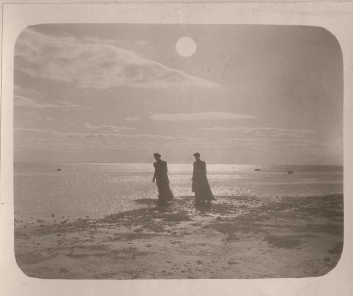 На берегу моря, 1900-е