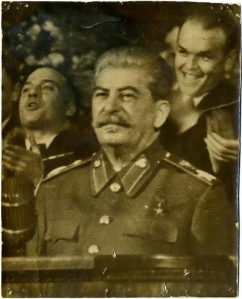 Иосиф Сталин на трибуне, 1945 год, г. Москва