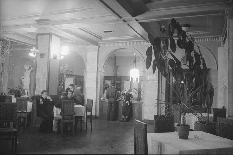 Центральный клуб металлургов. Столовая, 1937 год, г. Магнитогорск