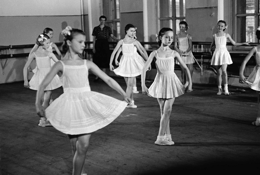Балетное училище Большого театра, 1950 - 1955, Москва. Выставка «20 лучших фотографий Владислава Микоши» с этой фотографией.&nbsp;