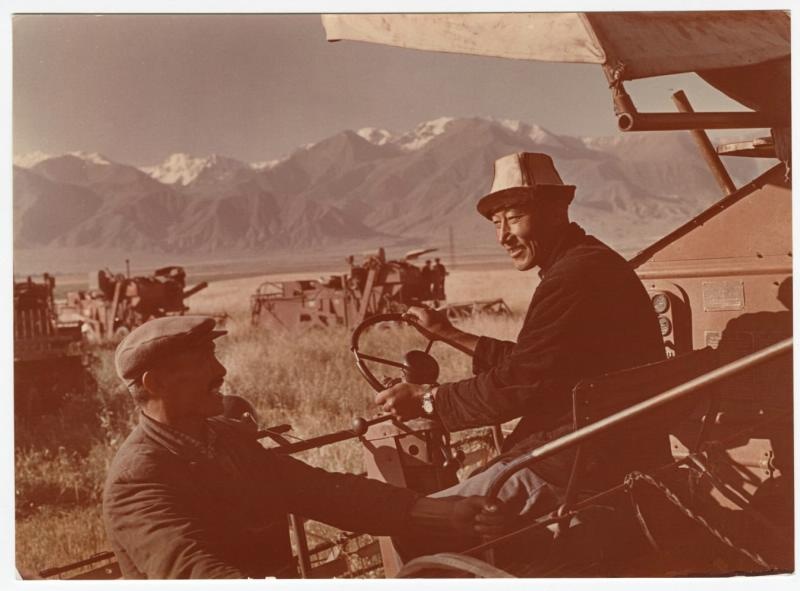 Киргизия, 1950-е, Киргизская ССР. Выставка «В краю плывущих низко облаков» с этой фотографией.
