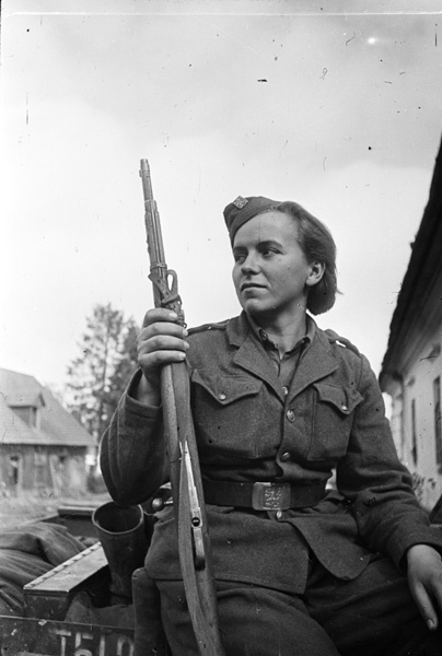 Женщина-воин, 10 июня 1944