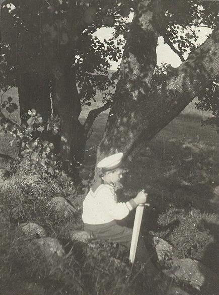 Портрет мальчика с игрушечным мечом, 1900-е
