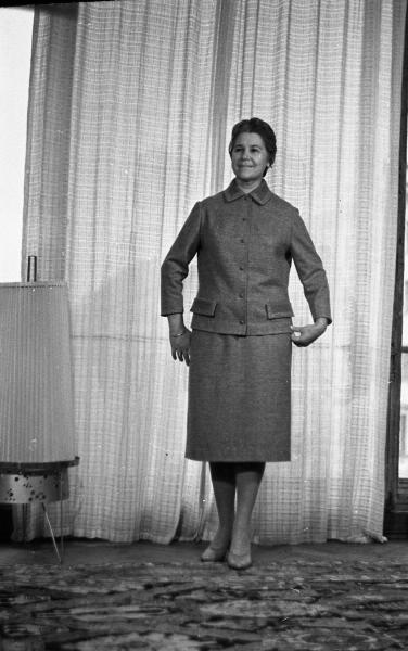 Демонстрация моделей женской одежды, 1955 - 1969