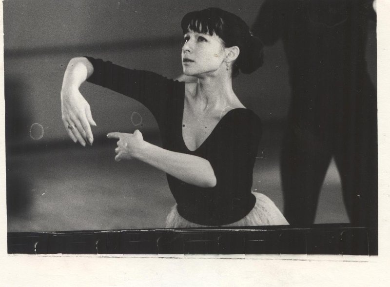 Екатерина Максимова на репетиции, 1966 год. Выставка «Екатерина Максимова. "Самая молодая прима. Самая юная Жизель"» с этой фотографией.&nbsp;
