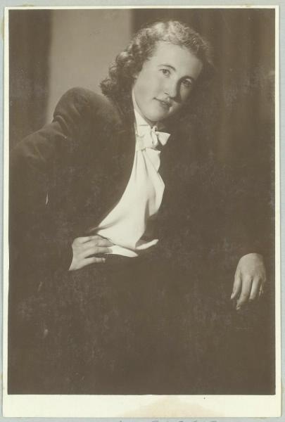 Портрет девушки, 1940-е