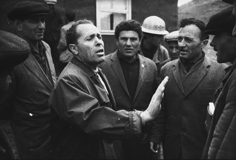 Мужской разговор, 1960-е, Армянская ССР. Выставка: «Разговоры, разговоры...» с этой фотографией.