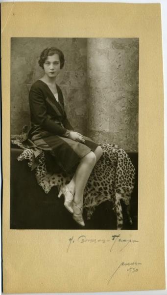 «Нина», 1930 год. Выставка «Макияж 1920-х» с этой фотографией.&nbsp;