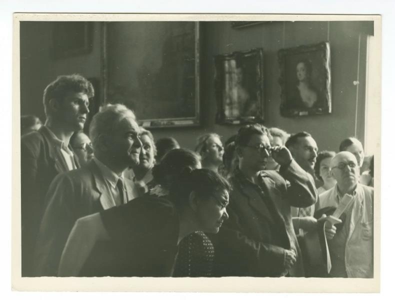 В музее, 1955 год