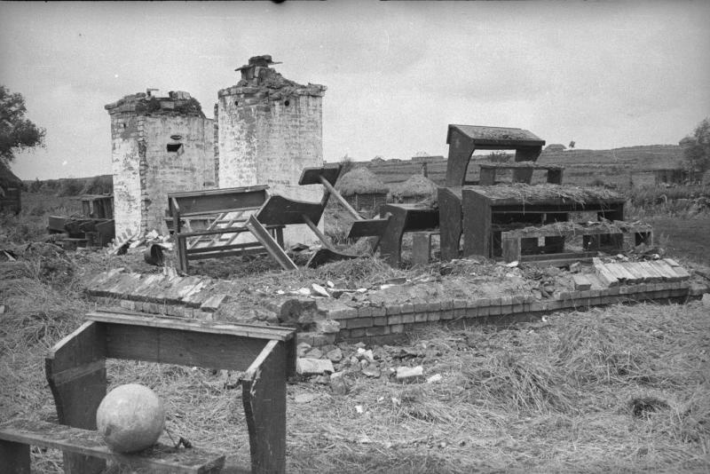 Разрушенная школа, 1941 - 1945, Смоленская обл., г. Гжатск