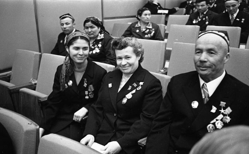 Делегаты XXV съезда КПСС в зале заседаний, 1976 год, г. Москва
