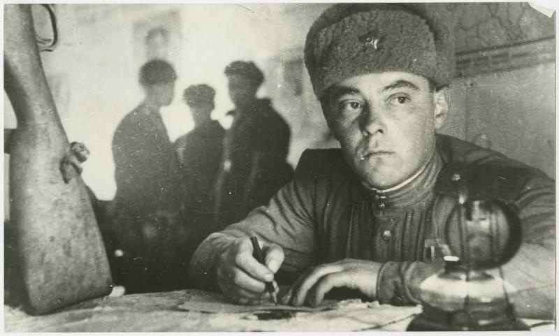 Письмо домой, 1943 - 1945. Выставка «Фронтовые письма» с этой фотографией.