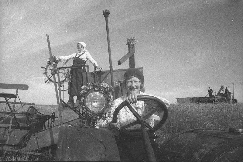 Женская бригада, 1938 год, Куйбышевская обл.. Ныне Самарская область.